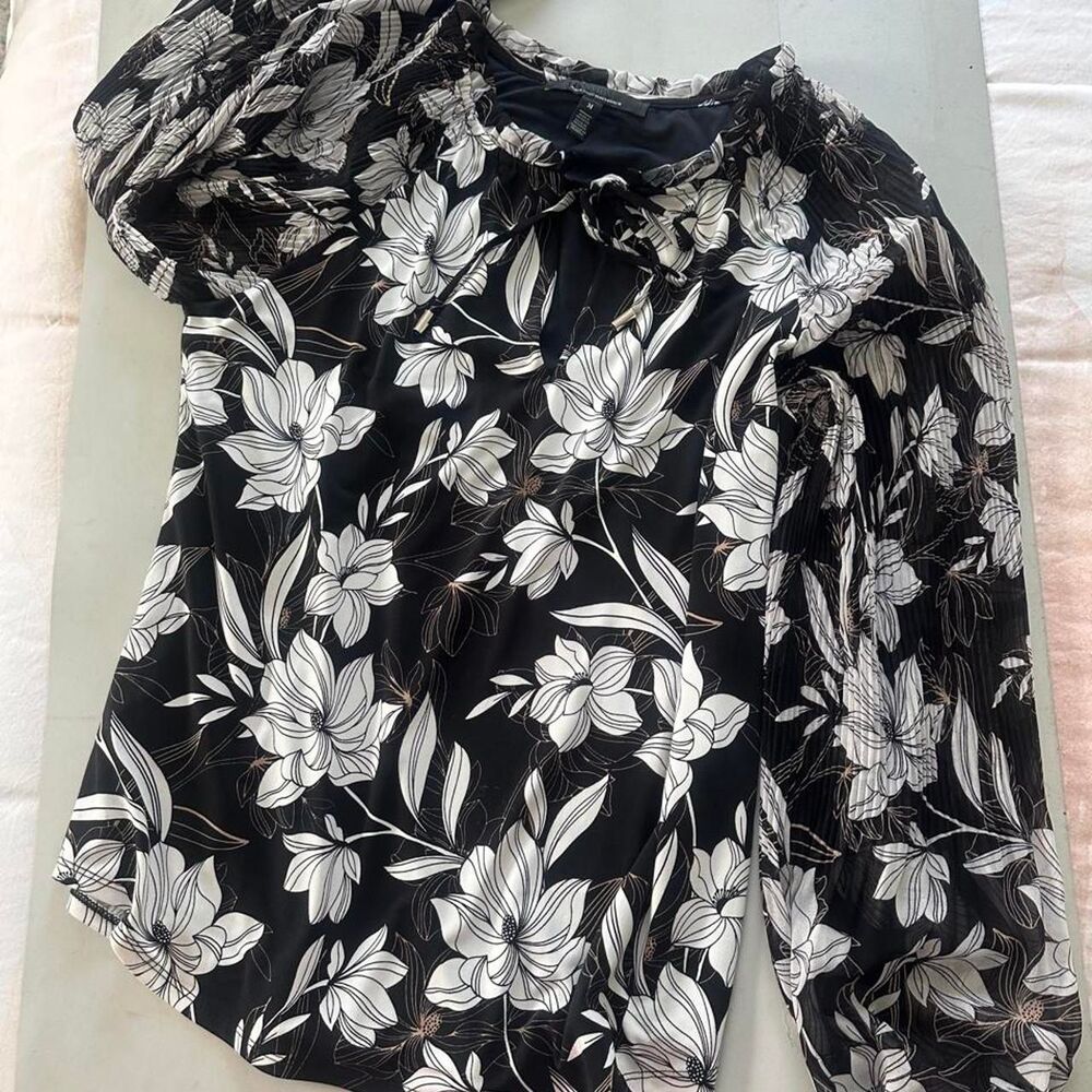 White-house-black-market Women's multi Blouse